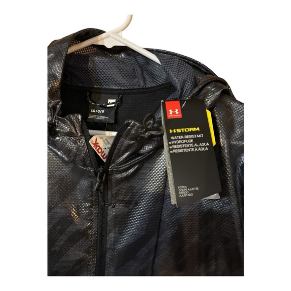 Under Armour Black and Gray Windbreaker - Picture 5 of 12